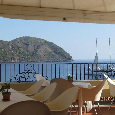 Hotel Meligunis 4*