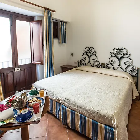 Hotel Meligunis 4*