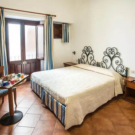 Meligunis Hotel 4*